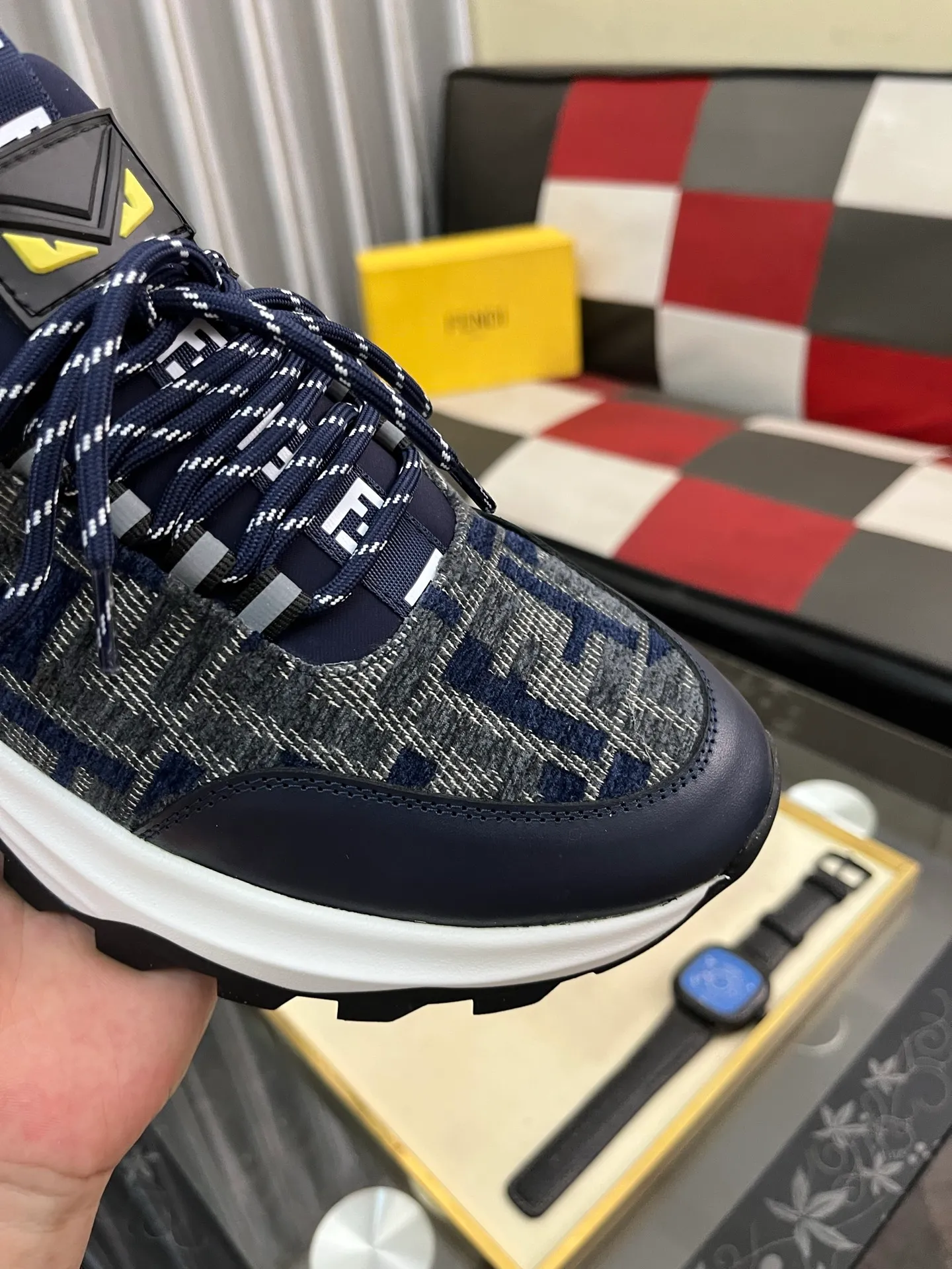 Men's Men's Shoes💰458⌚️⌚️[FENDI] Fendi's classic and comfortable men's, this complex sneaker is made of soft calfskin➕genuine leather lining➕original ultra-light rubber material with rough outsole. This unique light style is suitable for the casual and refined sensibility of this season. It is comfortable and natural on the feet. It is an everyday style for casual travel in autumn and winter! 38−443️⃣colors available